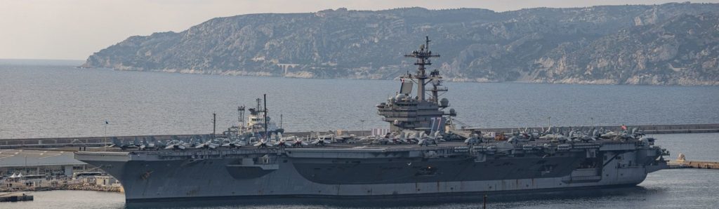 L'USS Bush au port de croisière de Marseille